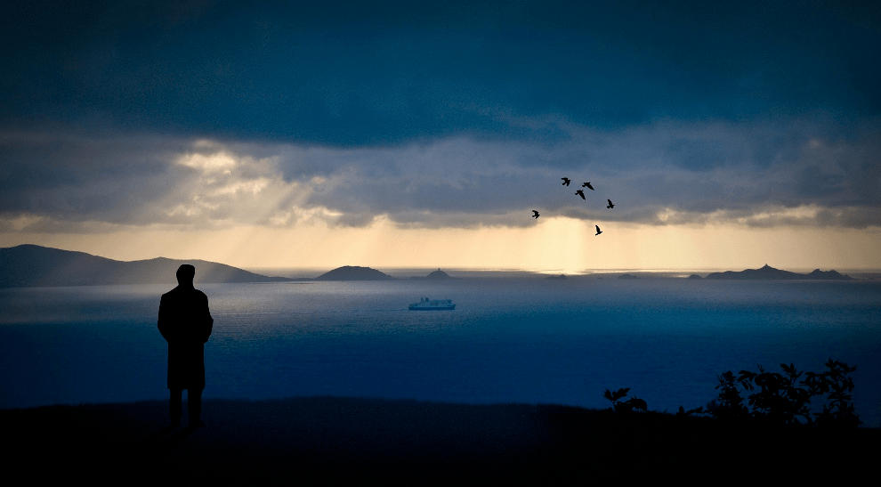举眼风光长寂寞，满朝官职独蹉跎