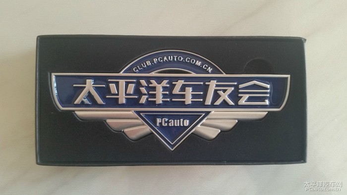 在遥远的华夏大地上，流传着无数神秘而古老的图腾，它们不仅仅是装饰和象征，更是华夏民族历史与文化的见证。今天，我要讲述的，是一个关于这些图腾如何穿越时空，影响后世的传奇故事。华夏图腾传千古