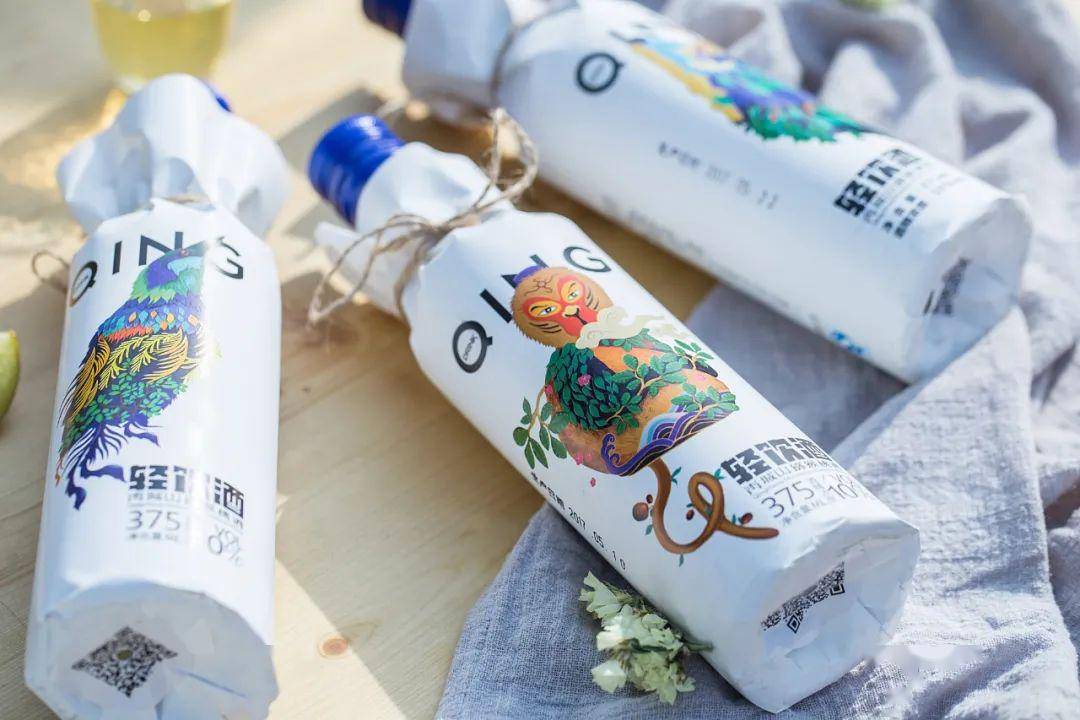 山瓶乳酒下青云