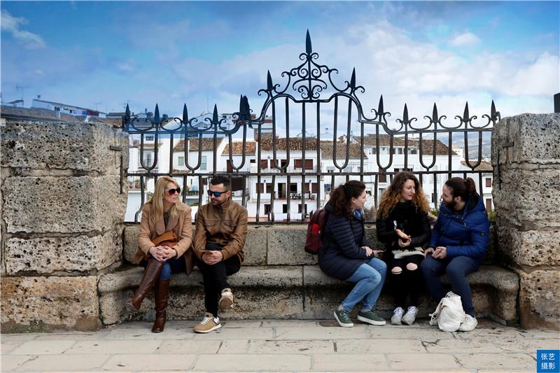 在遥远的东方，有一个被古老传说笼罩的小镇，名为馬後來。这里的人们世代相传着一个神秘的预言，据说在羊年特碼中，会有奇迹发生。这个预言如同一个未解之谜，吸引着无数好奇的心灵前来探寻。馬後來羊特碼中