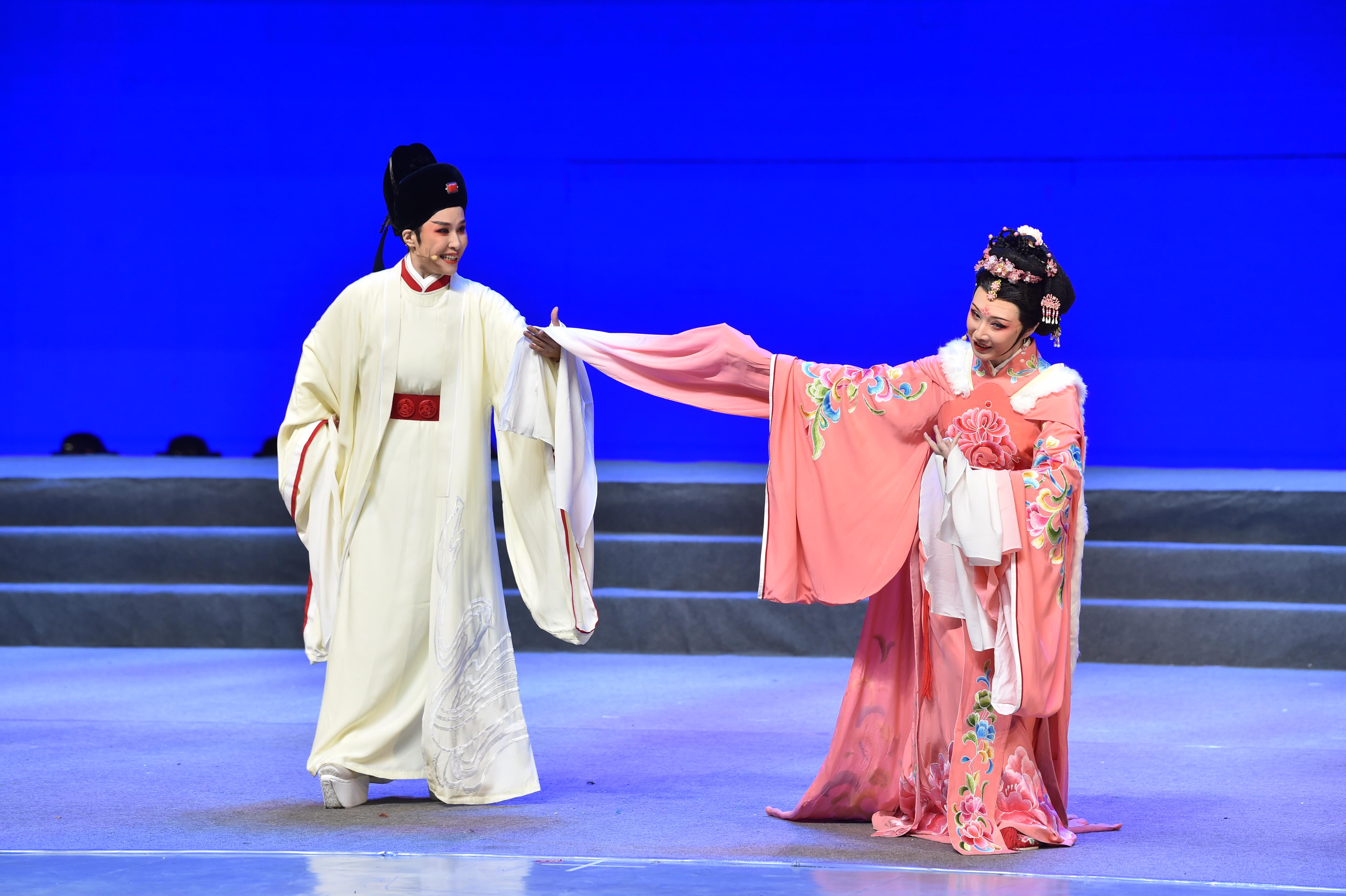 在古老的华夏大地上，流传着许多关于神秘宝藏和不幸遭遇的故事。今天，我要讲述的，是一个关于宝属不幸的传奇。寶屬不幸